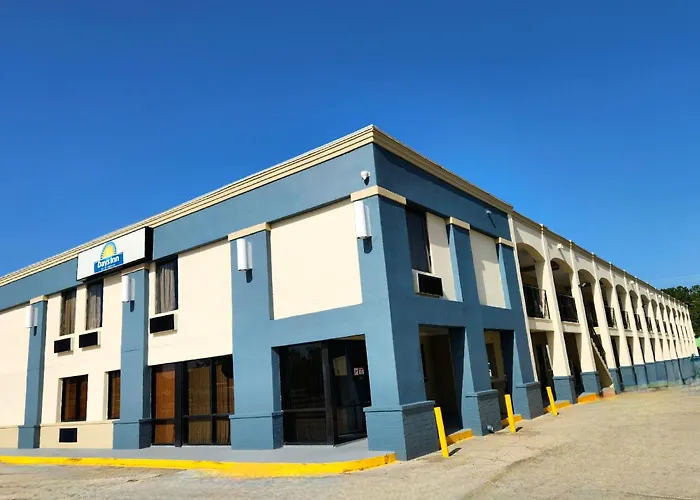 Kid friendly hotel Days Inn By Wyndham Slidell