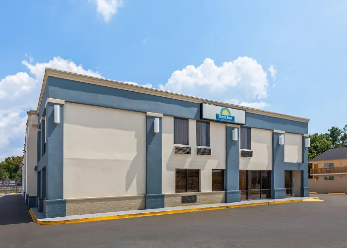 Kid friendly hotel Days Inn By Wyndham Slidell